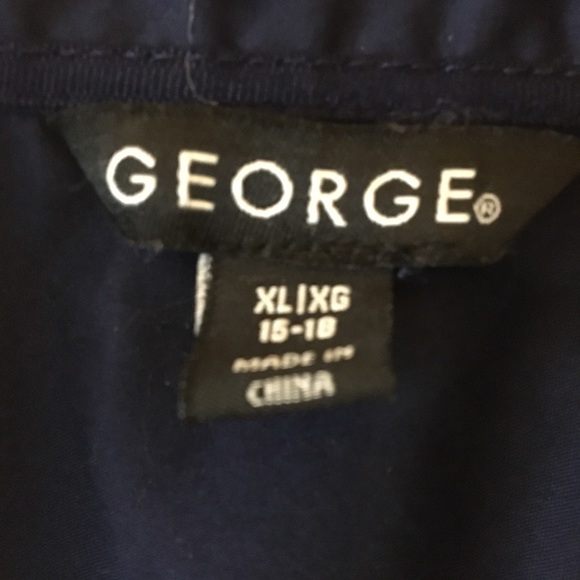 Beautiful navy blue button up shirt - Picture 2 of 2